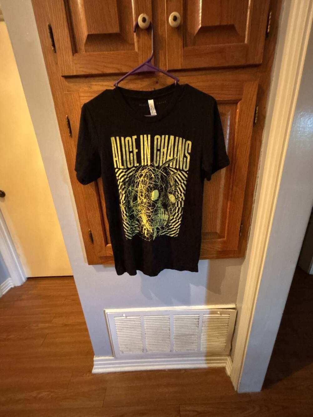 Alice in Chains T-Shirt - Small - Black with Yellow Skull Design